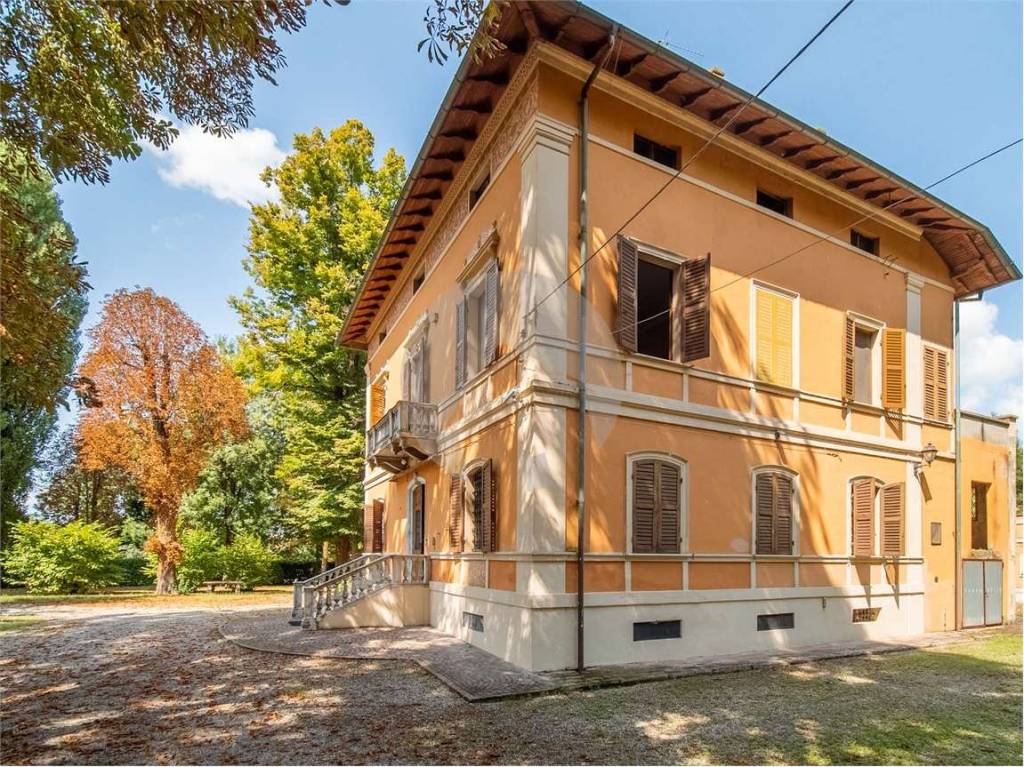Villa in vendita a Reggio nell'Emilia via Garcia Lorca, 2