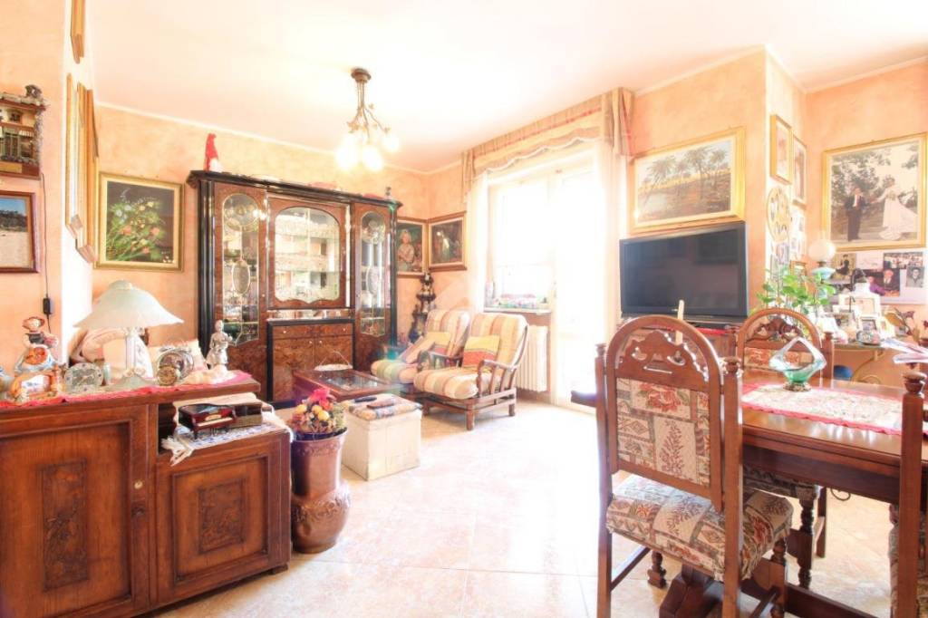 Appartamento in vendita a Rivoli via Pasubio, 53