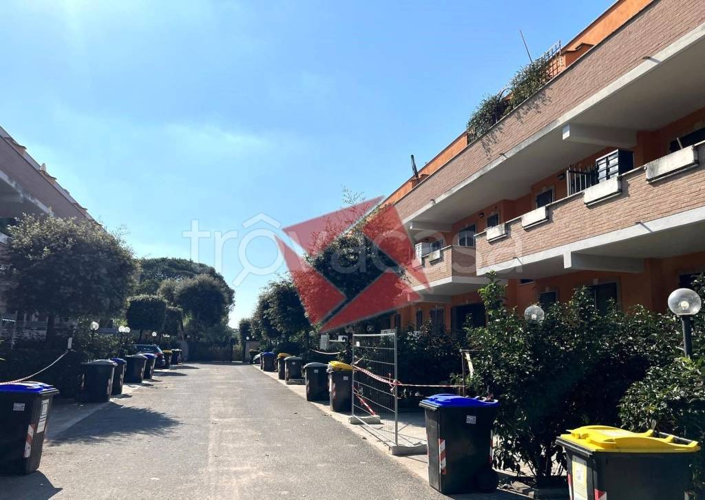 Appartamento in vendita a Roma via Strigno