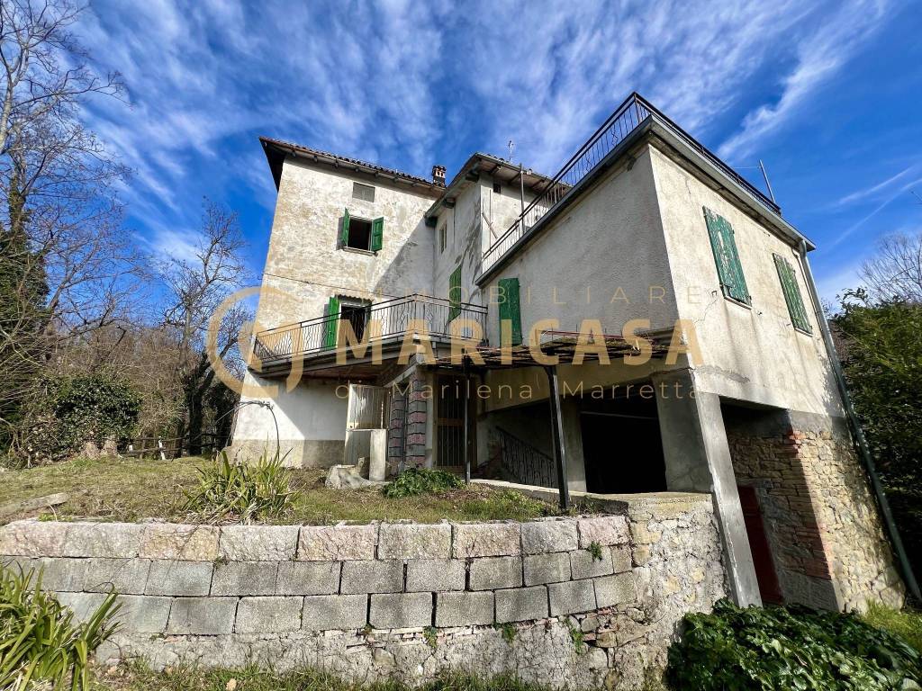 Appartamento in vendita a Montese via Villa, 810