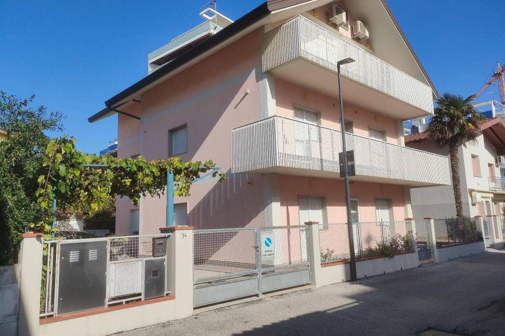 Appartamento in in vendita da privato a Lignano Sabbiadoro via Cividale, 58