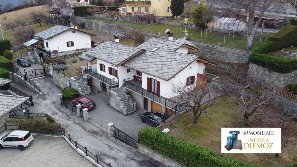 Villa Bifamiliare in vendita ad Aosta frazione Arpuilles