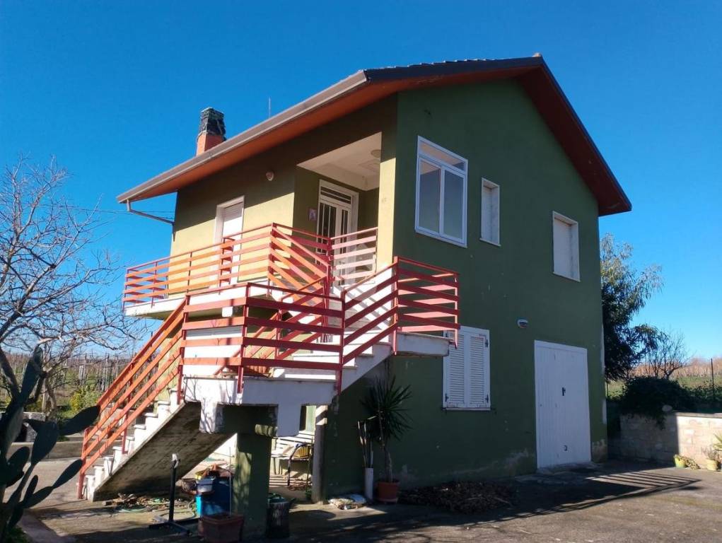 Casa Indipendente in vendita a San Mango sul Calore frazione Poppano