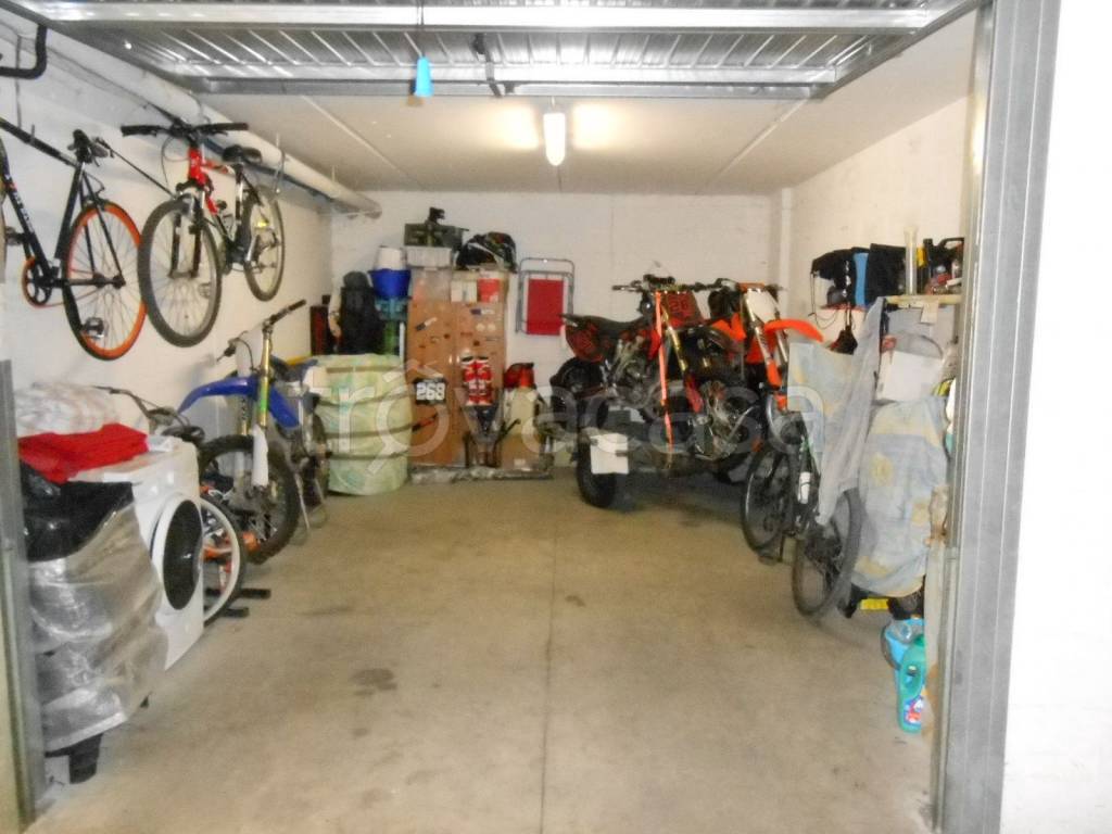 Garage in vendita a Monte Porzio via Martiri della Resistenza