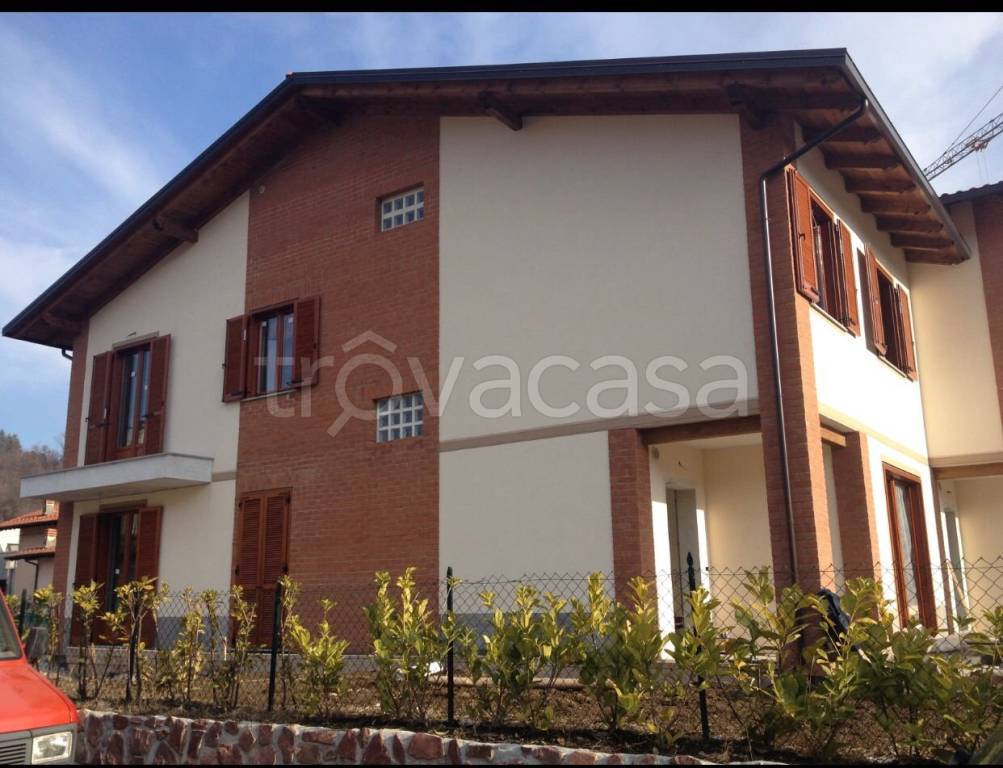 Villa in vendita a Borgosesia via San Bernardo in Verzura