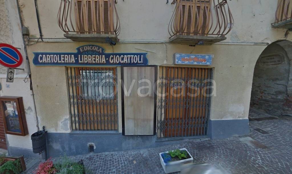 Negozio in affitto a Lanzo Torinese via Luigi Cibrario, 32