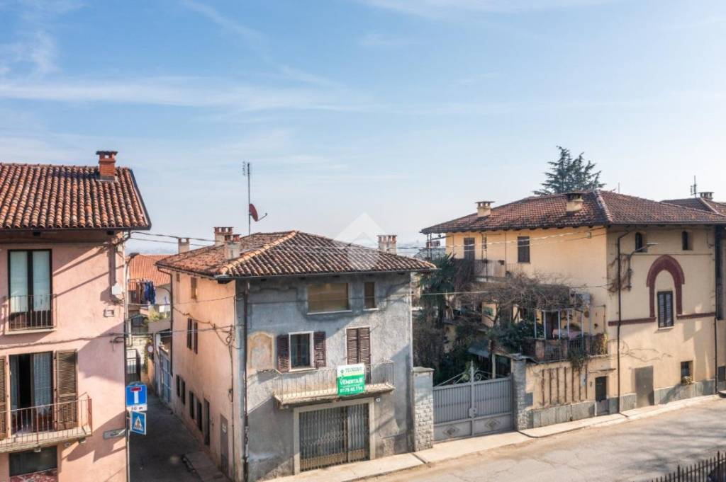 Casa Indipendente in vendita a Envie via Roma, 38