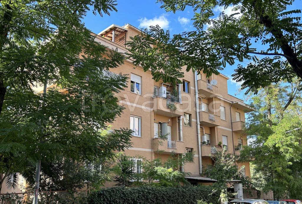Appartamento in vendita a Roma via Innocenzo X