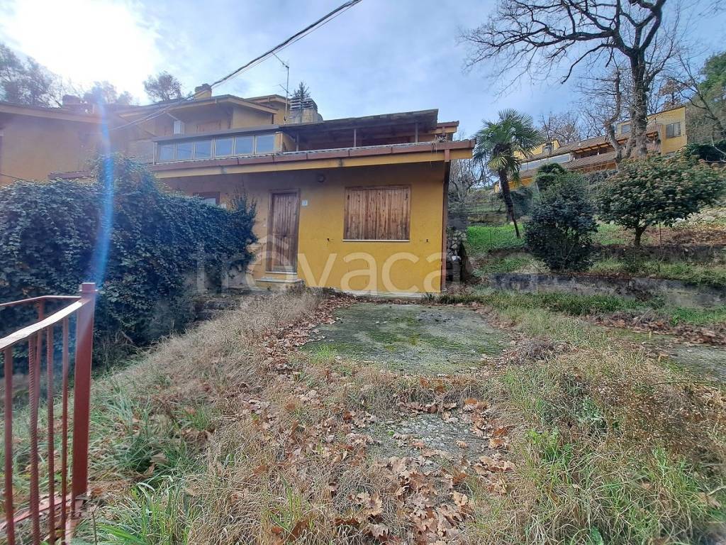 Villa a Schiera in vendita a Spoleto località Torricella