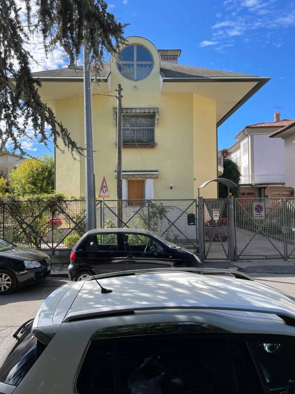 Appartamento in in vendita da privato ad Alba via Cesare Battisti, 14