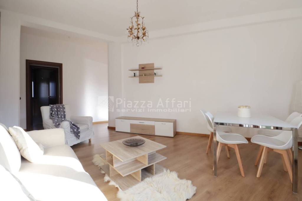 Appartamento in vendita a Reggio nell'Emilia via Luciano Manara, 1