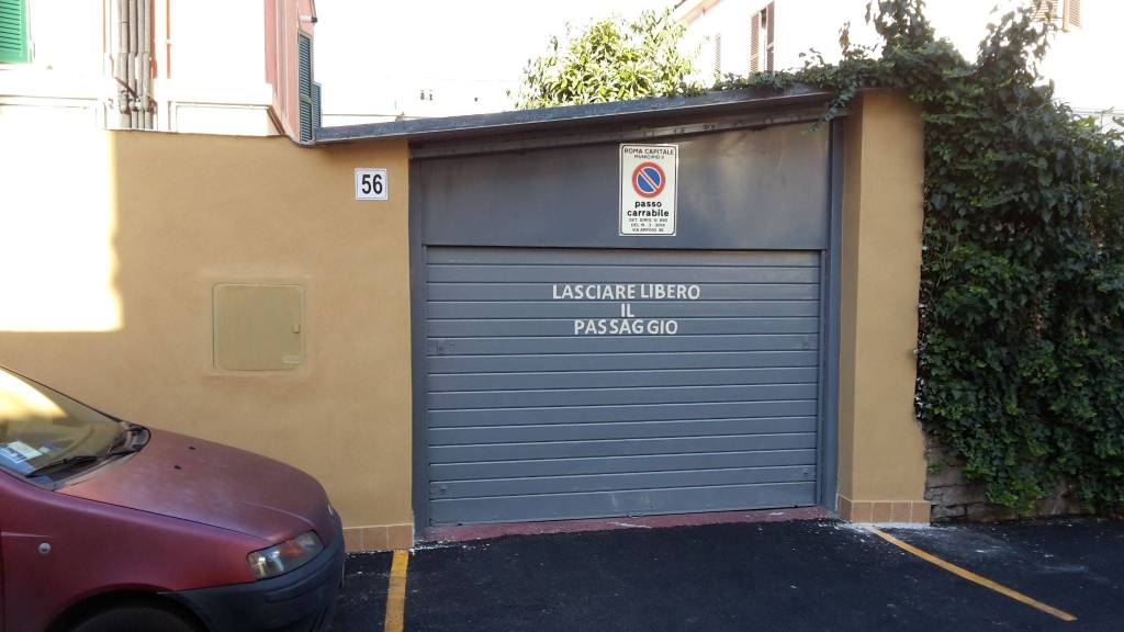 Garage in vendita a Roma via Arpino, 59