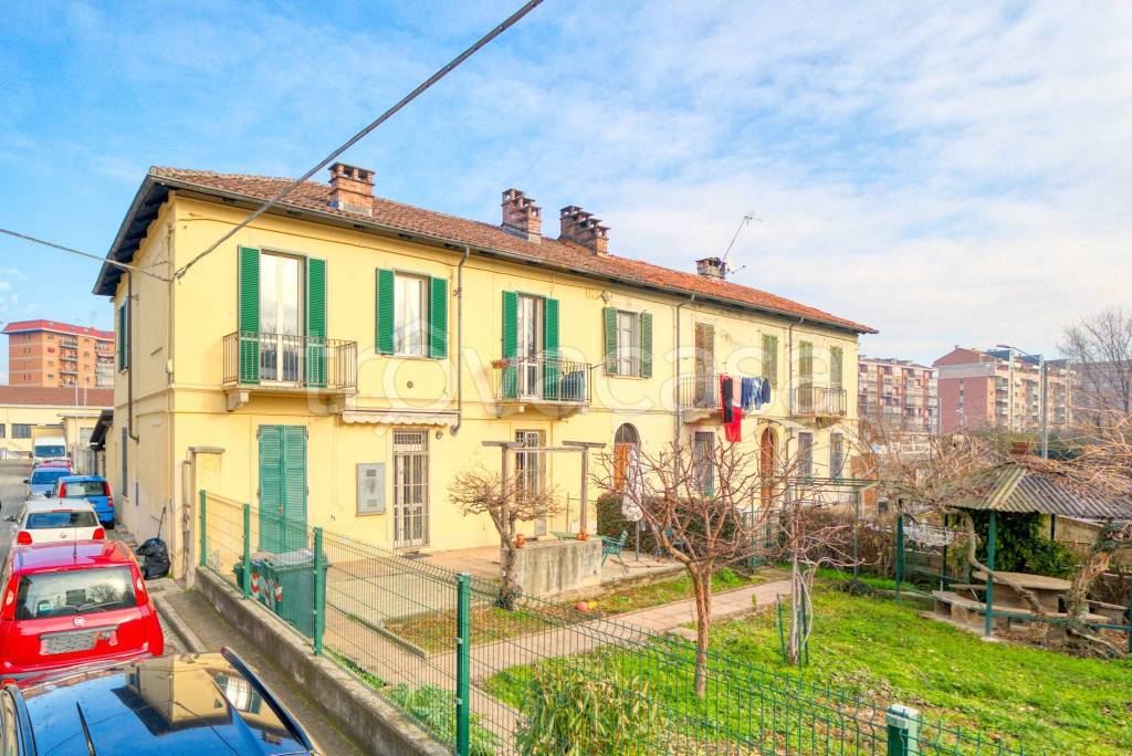 Appartamento in vendita a Torino via Lucento, 83