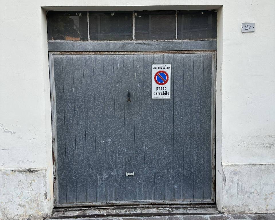 Garage in vendita a Chiaravalle via Fratelli Bandiera, 27