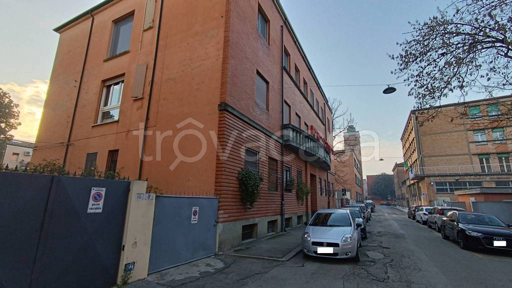 Garage in vendita a Ferrara via Giuseppe Mentessi