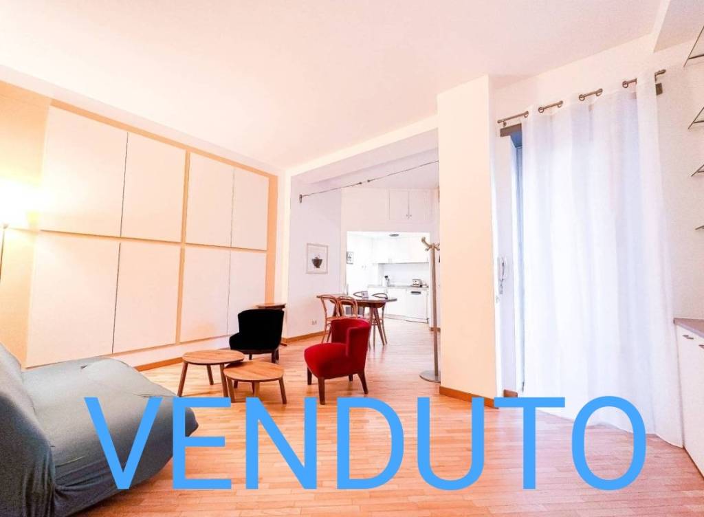 Appartamento in vendita a Milano via Edmondo De Amicis, 28