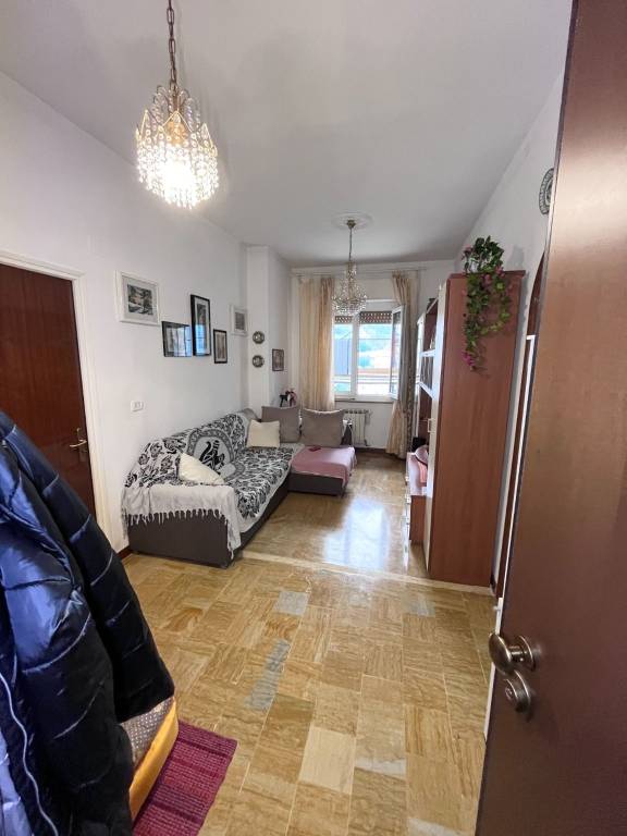 Appartamento in vendita a Genova via Ventotene, 75