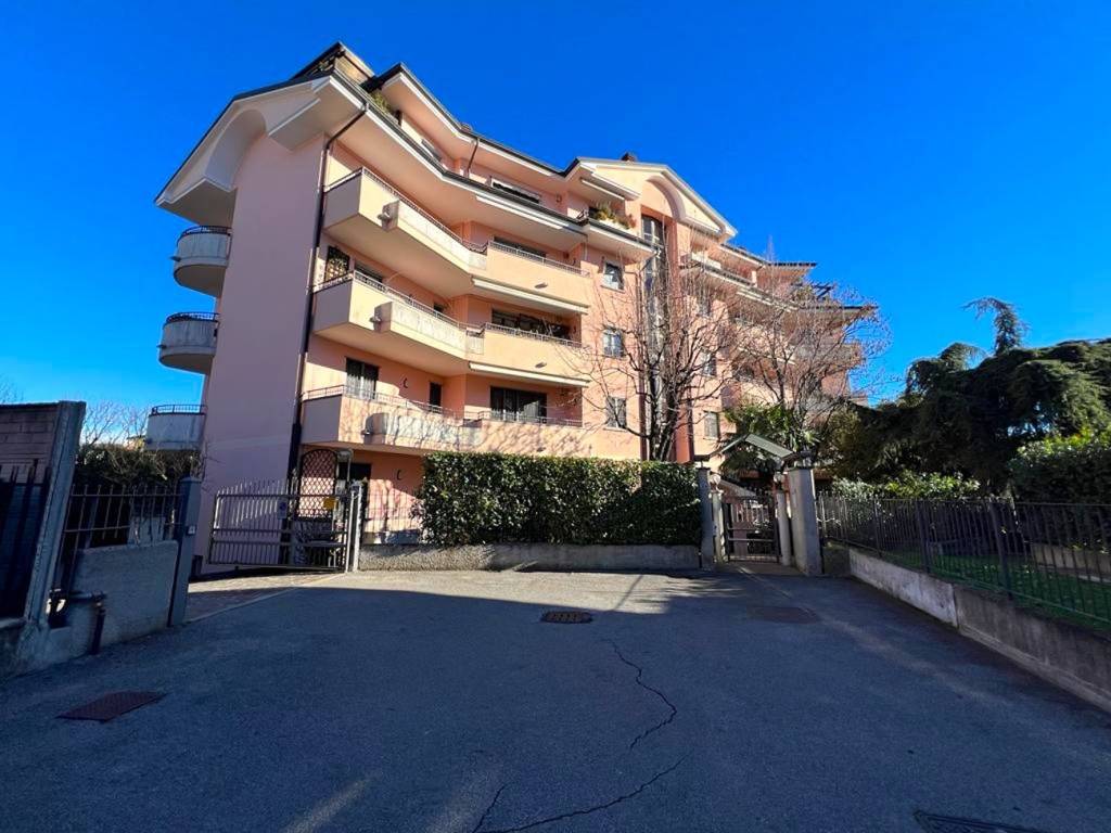Appartamento in vendita ad Arcore via Monviso, 37