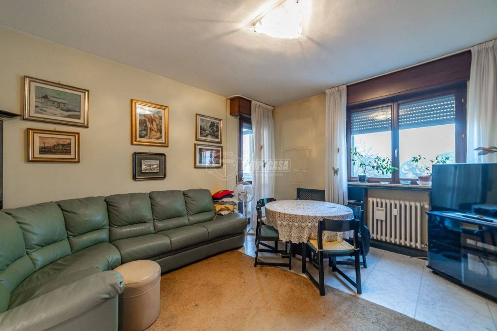 Appartamento in vendita a Milano via Lucca 48