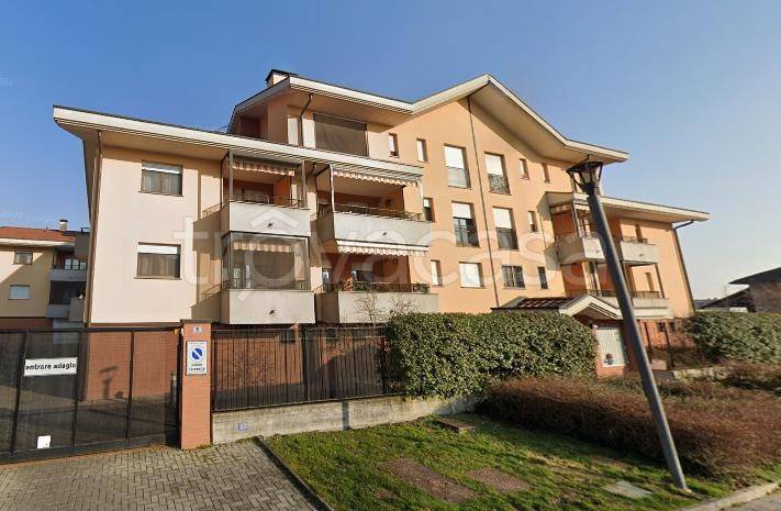 Appartamento in vendita a Zibido San Giacomo via Vittorio Veneto