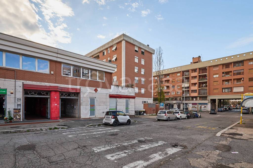 Appartamento in vendita a Roma via Donato Menichella, 168