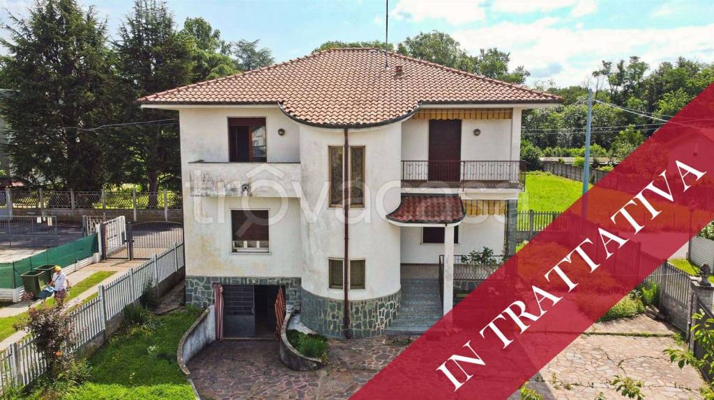 Villa Bifamiliare in vendita a Cogliate via Brianza, 14