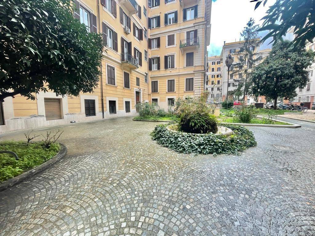 Appartamento in vendita a Roma piazza Verdi Ad.