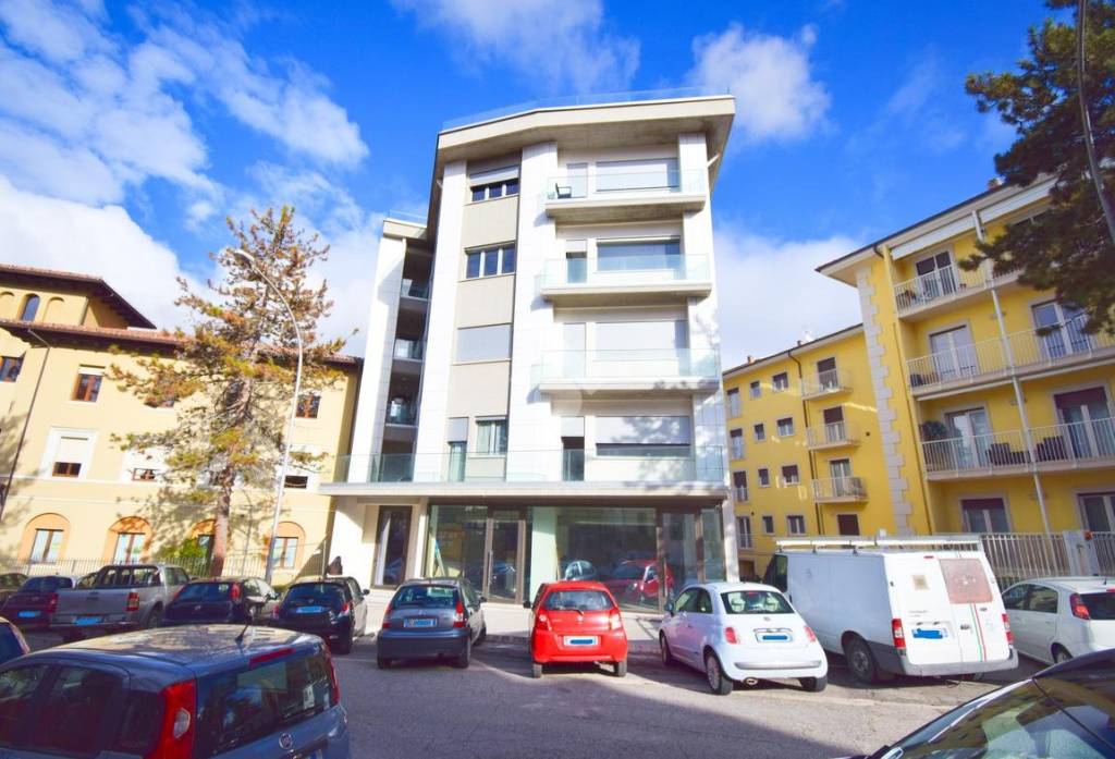 Appartamento in vendita a L'Aquila viale nizza, 2