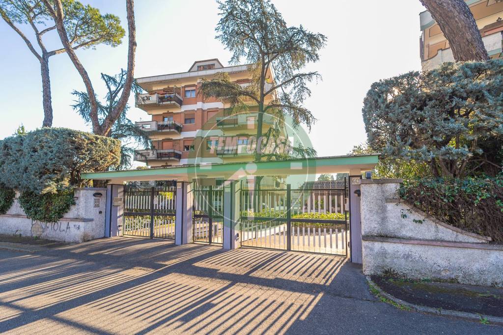 Appartamento in vendita a Roma via Carlo Giuseppe Gismondi
