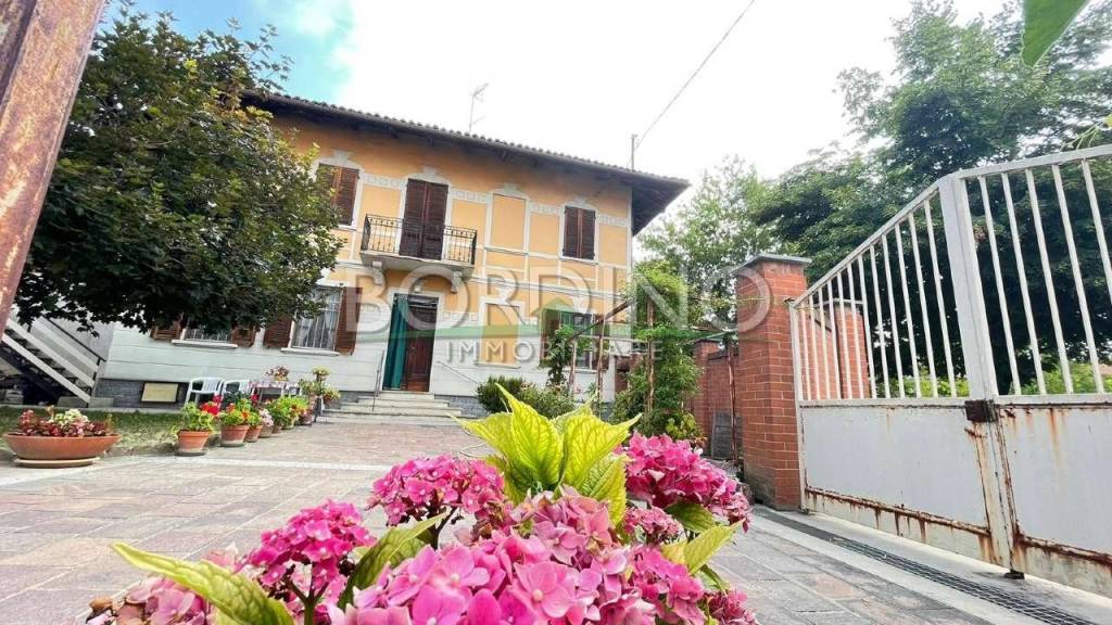 Casa Indipendente in vendita a Magliano Alfieri xI Febbraio, snc