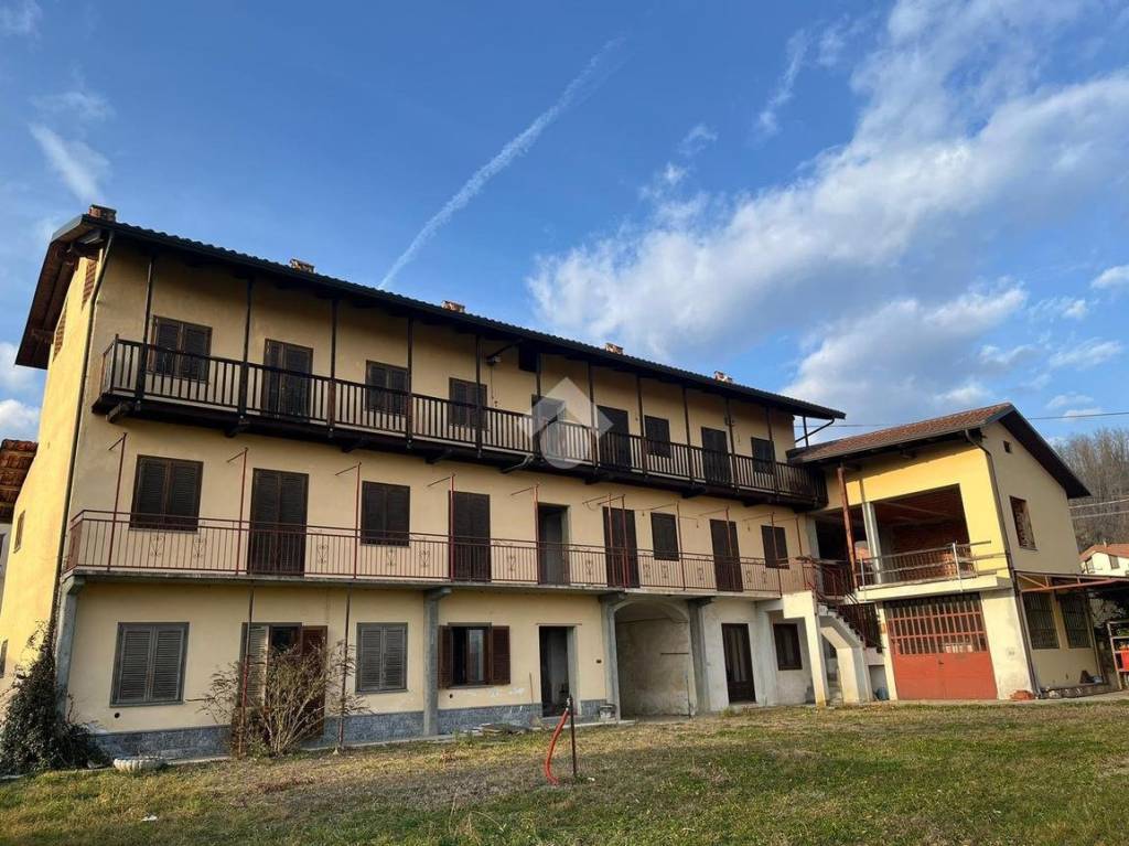 Casa Indipendente in vendita a Levone via Rivara, 4