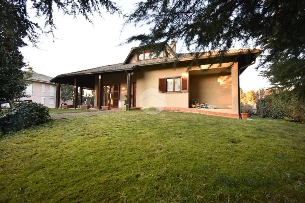 Villa in vendita a Burago di Molgora via Dante Alighieri
