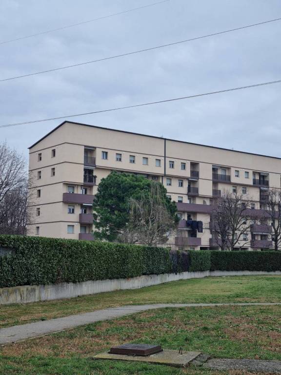 Appartamento in in vendita da privato a Brugherio via Pietro Nenni, 19