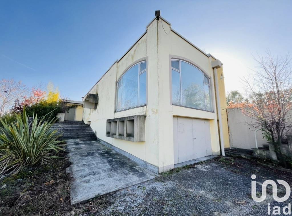 Villa in vendita a Casale Monferrato frazione Regione Montalbano, 60