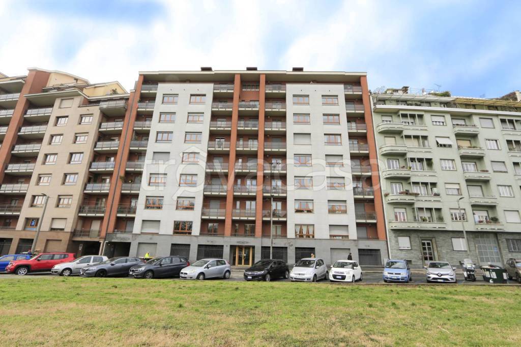 Appartamento in affitto a Torino via Tirreno, 15
