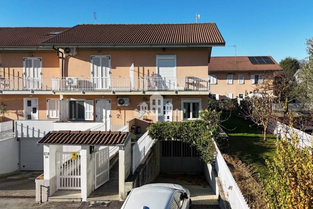 Villa a Schiera in vendita a Rivarolo Canavese via Nida, 30