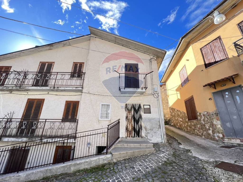 Casa Indipendente in vendita a Montereale via cavour Pellescritta, 39
