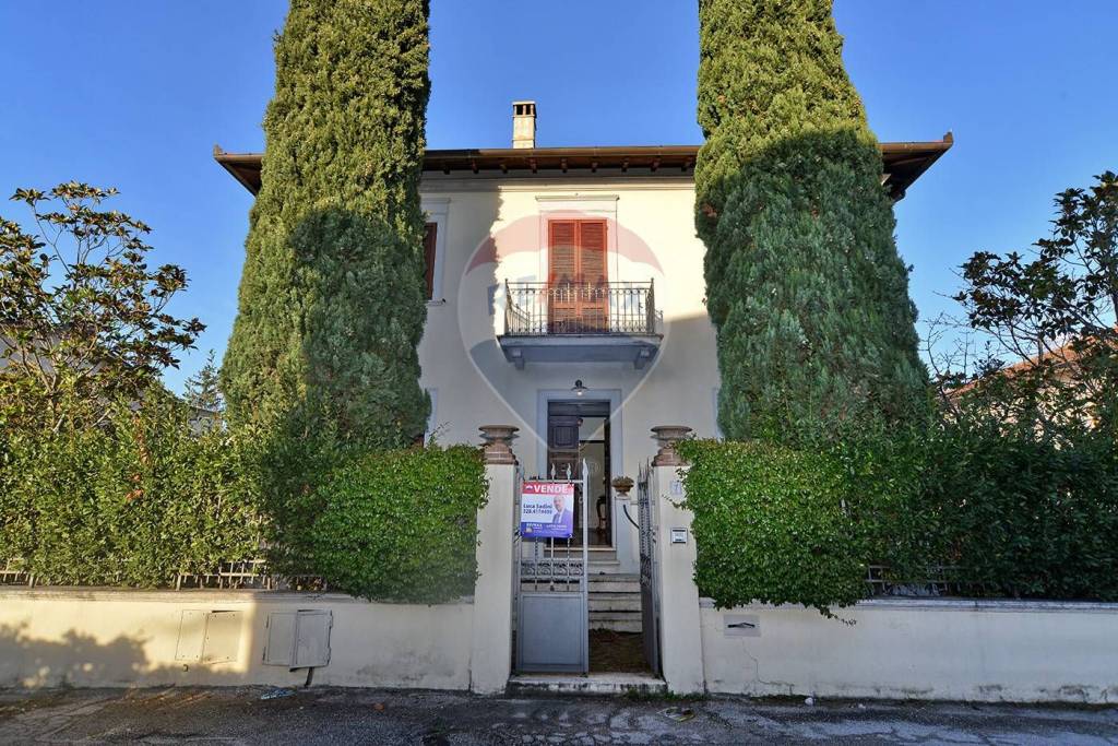 Villa in vendita a Foligno via Seneca, 7