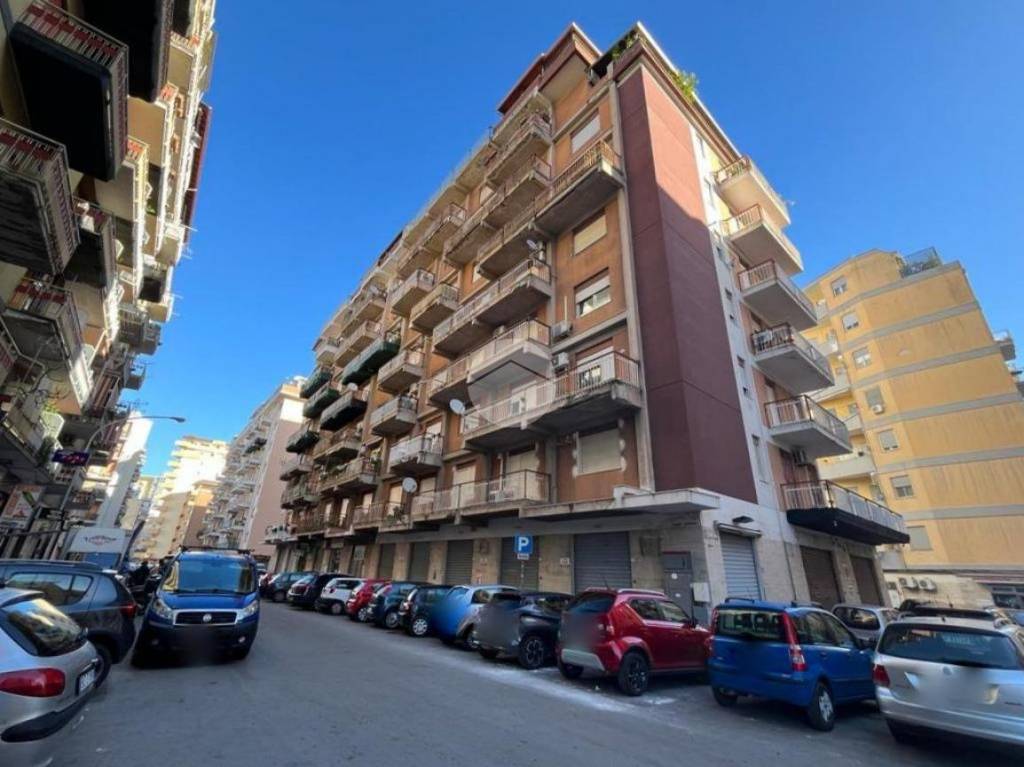 Appartamento in vendita a Palermo via angelo poliziano, 11