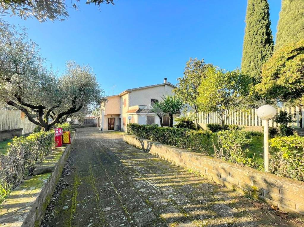 Villa Bifamiliare in vendita a Velletri via Cinelli
