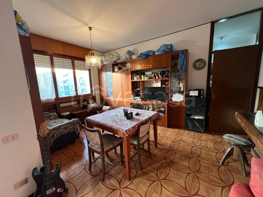 Appartamento in vendita a Cernusco sul Naviglio viale Assunta, 73