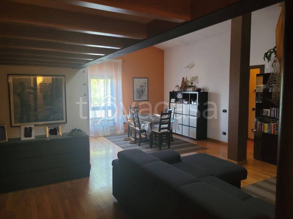 Appartamento in in vendita da privato a Palazzolo sull'Oglio via Bergamo, 21