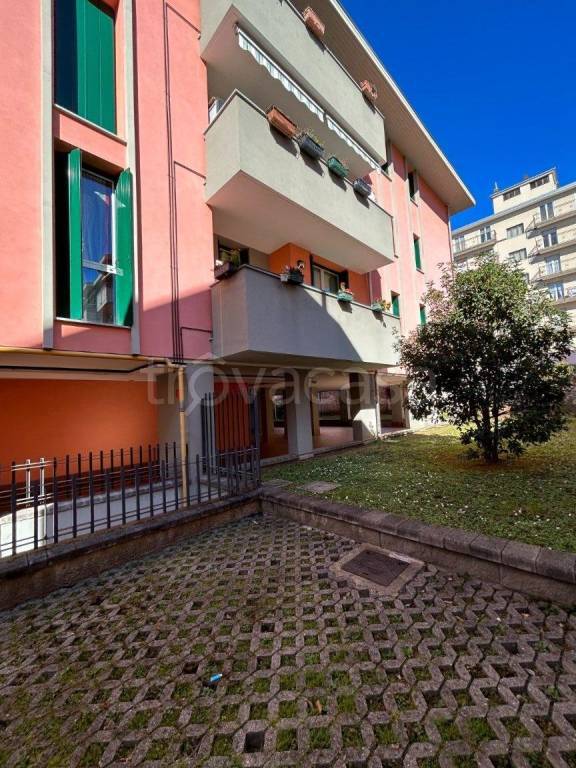 Appartamento in vendita a Busto Arsizio via Pontida