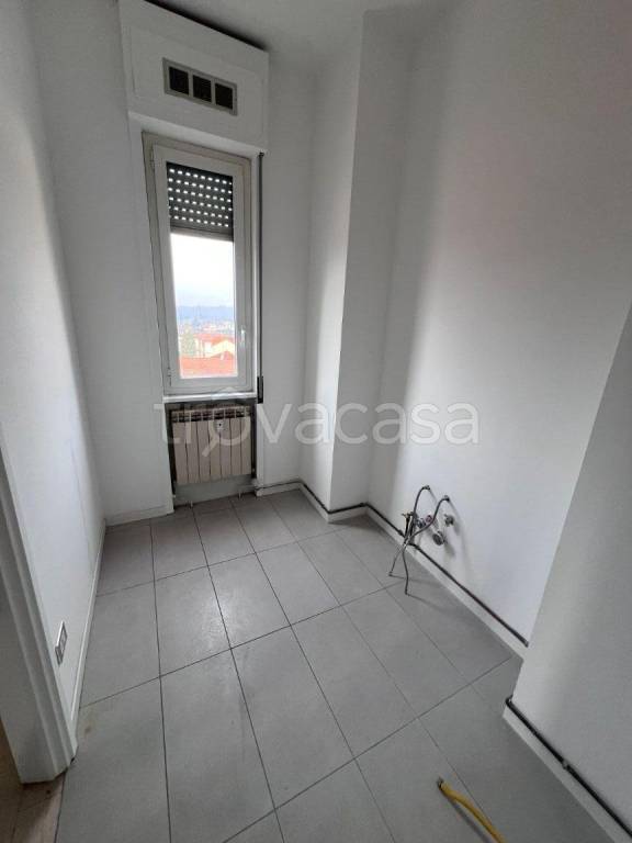 Appartamento in vendita a Gallarate via Giovanni Pascoli, 1