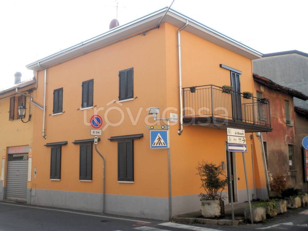 Casa Indipendente in vendita a Origgio via Dante, 49