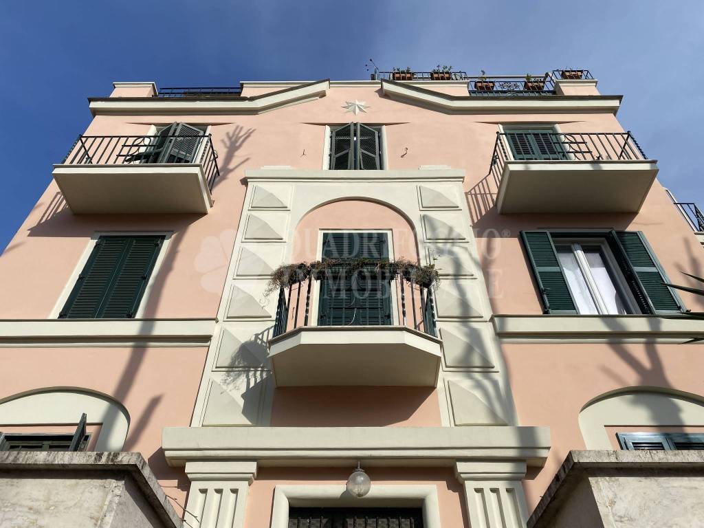 Appartamento in vendita a Roma viale della Pineta di Ostia, 19