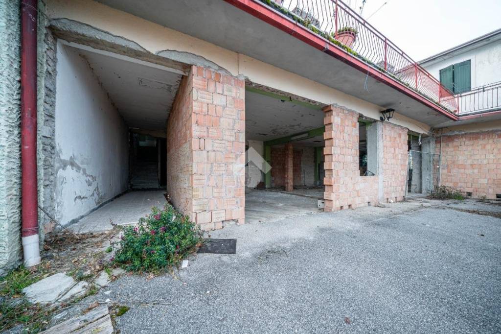 Appartamento in vendita a Sant'Anna d'Alfaedo via Passo Lessinia, 1