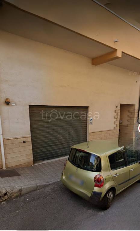 Garage in affitto a Reggio di Calabria via Reggio Campi Tronco 2, 86