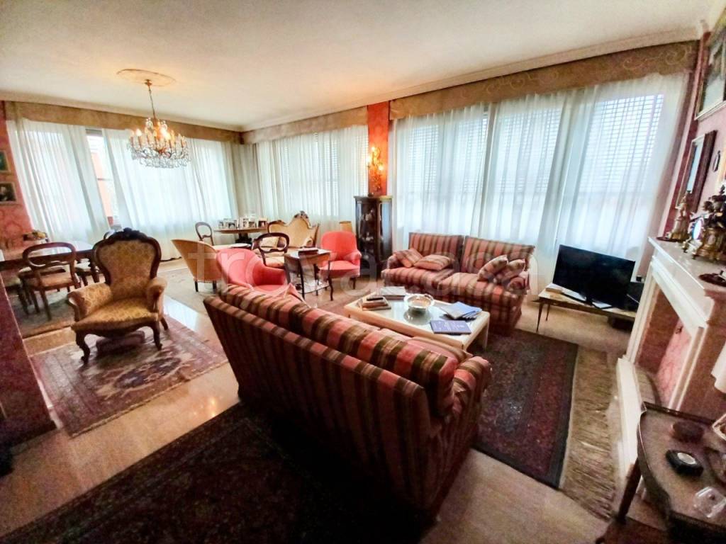 Appartamento in vendita a Parma via Giuseppe Verdi