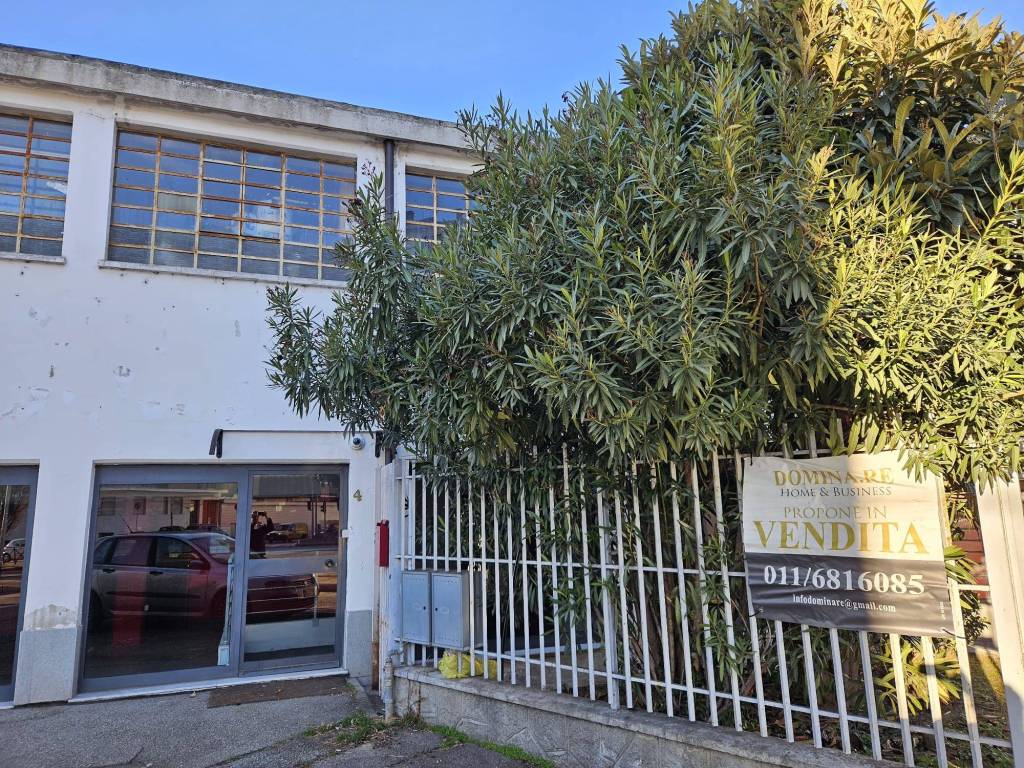Magazzino in vendita a Moncalieri corso Roma, 47